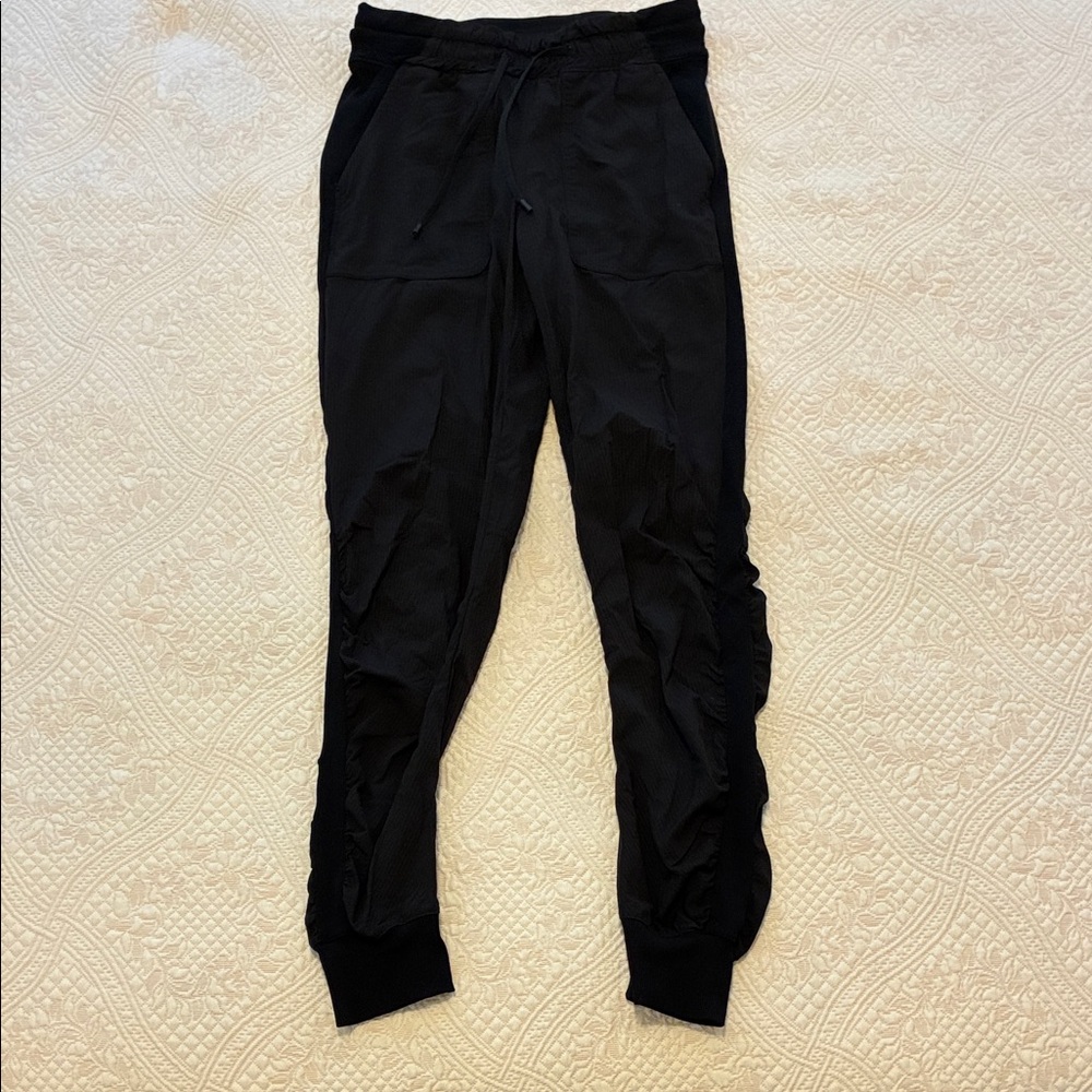 Lululemon Beyond the Studio Jogger - Picture 4 of 10